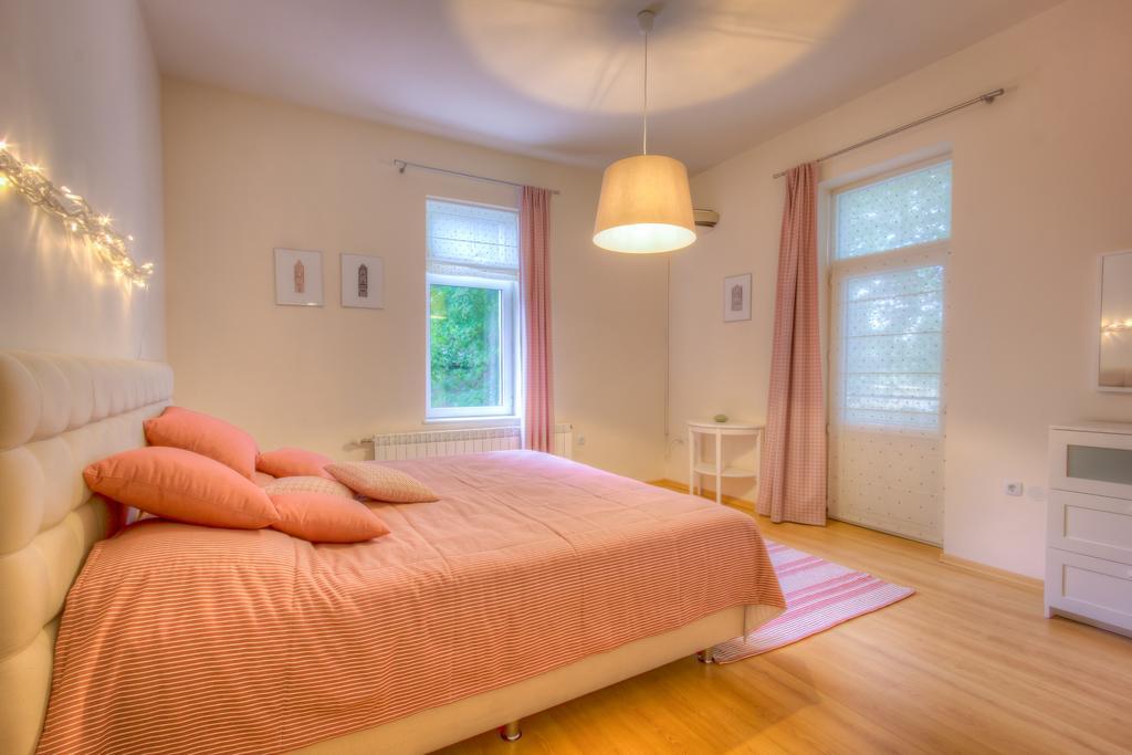 Guest House Maison 21 พลอฟดิฟ ภายนอก รูปภาพ
