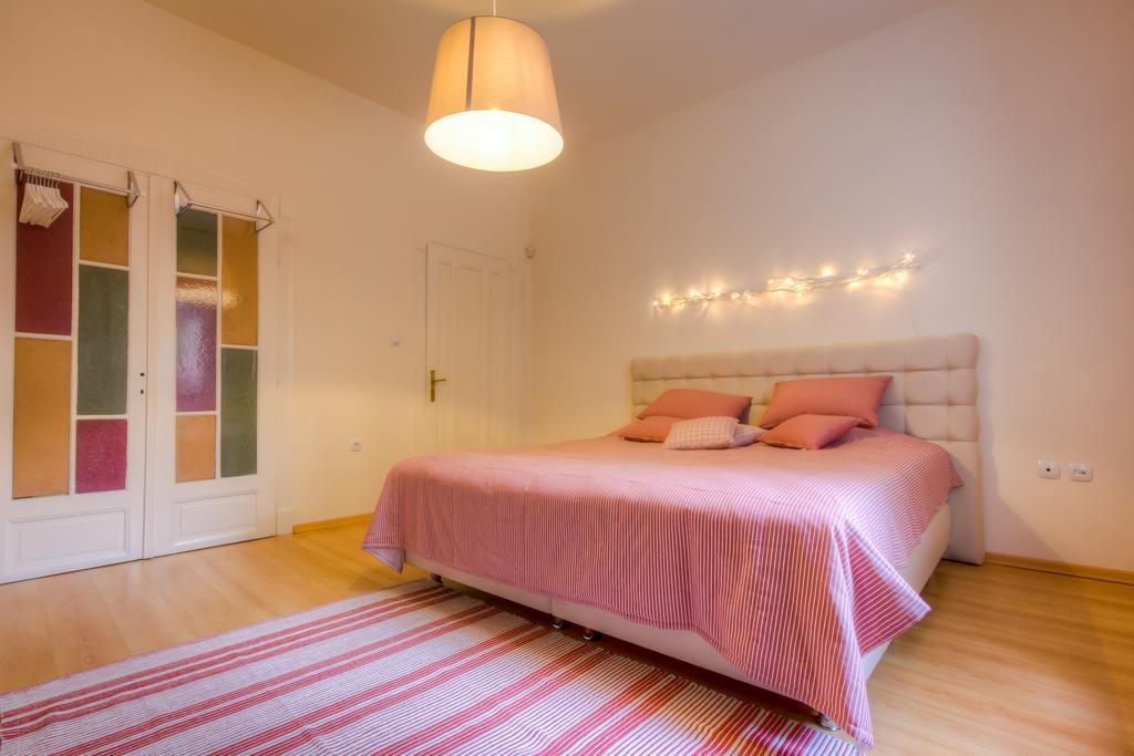 Guest House Maison 21 พลอฟดิฟ ภายนอก รูปภาพ